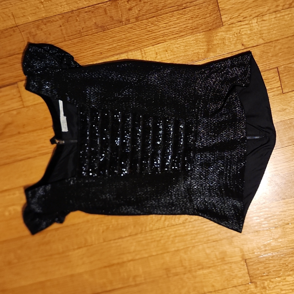 Leon Max limited edition zip back top